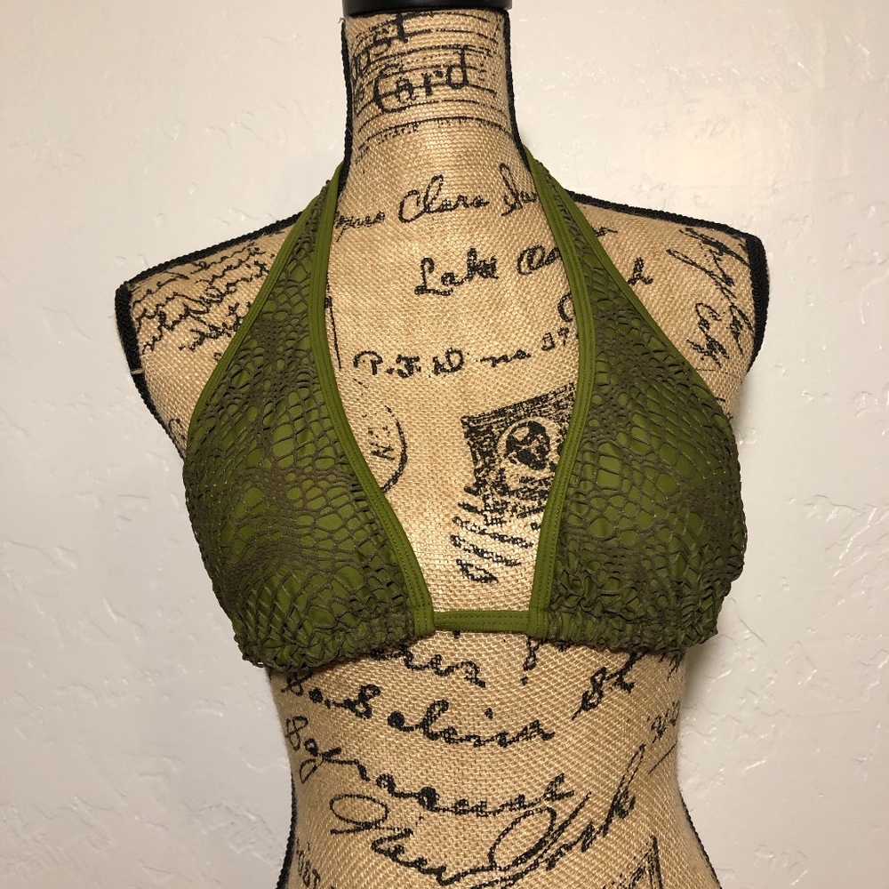 St. Tropez bikini top, size small